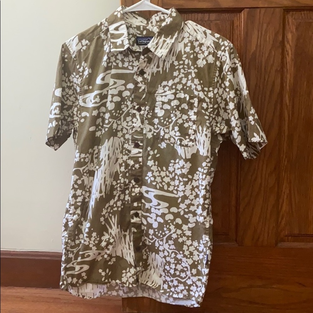Patagonia Button Down T-shirt